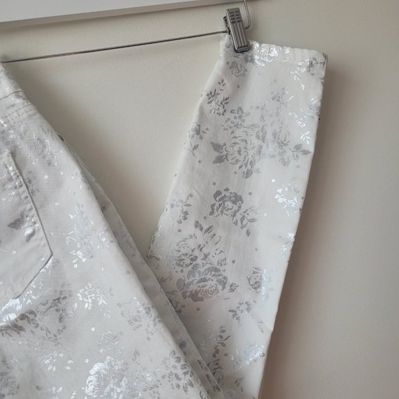 NWT Bluenotes Ankle Jeggings White with Silver Metallic Floral Pattern Size 25 - Picture 10 of 14